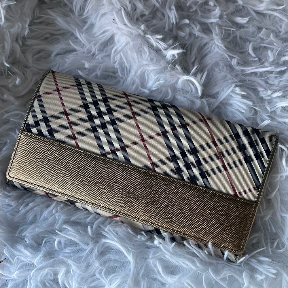 LIKE NEW AUTHENTIC BURBERRY LONG WALLET GOLD CHECKER PATTERN
